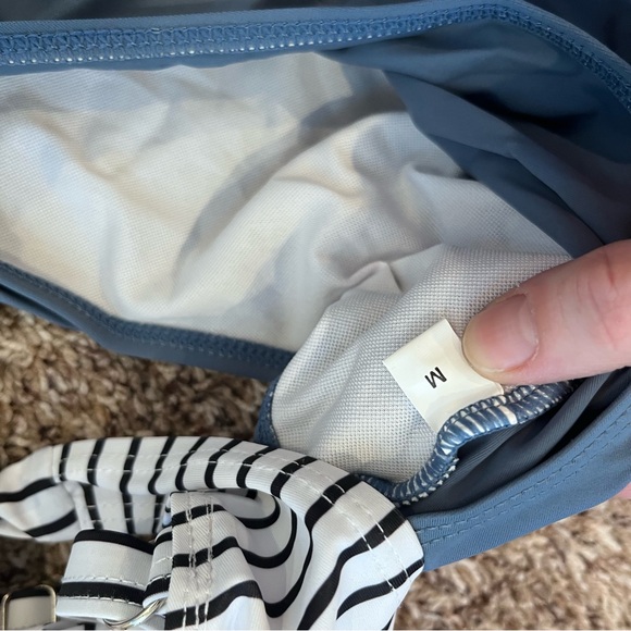 One Piece Swim Suit Cut Out Medium - Picture 6 of 7